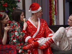 Find-Best-Mature.com presents: Lucky dude gets the best christmas gift - lina sun and alice xo