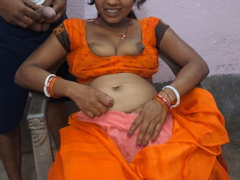 Find-Best-Mature.com presents: Indian desi girls sax
